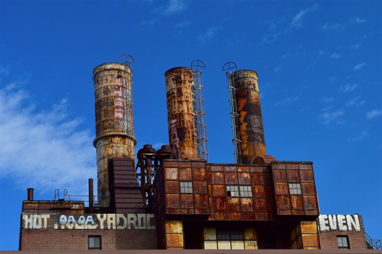 factory, industrial, rusty-2979121.jpg